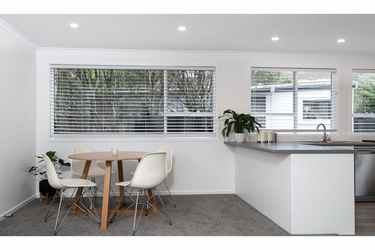 Photo of property in 2/144a Mcleod Road, Te Atatu South, Auckland, 0610