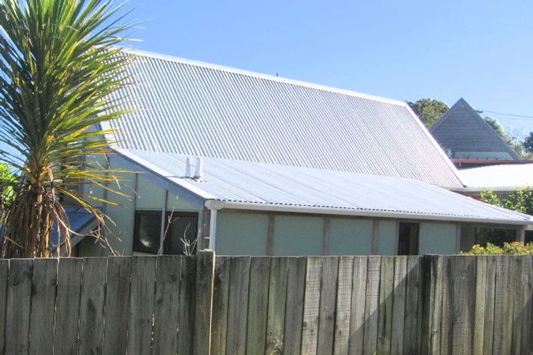 Photo of property in 98b Creswick Terrace, Northland, Wellington, 6012