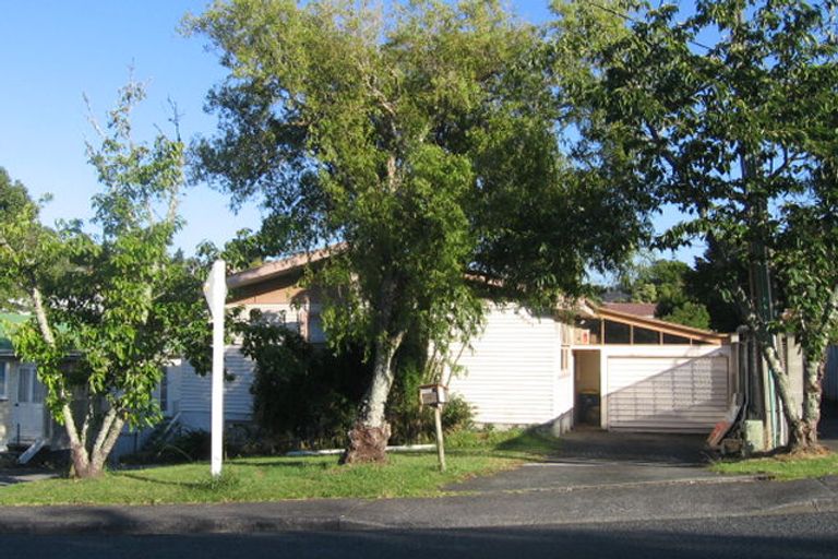 Photo of property in 72 Hogans Road, Glenfield, Auckland, 0629