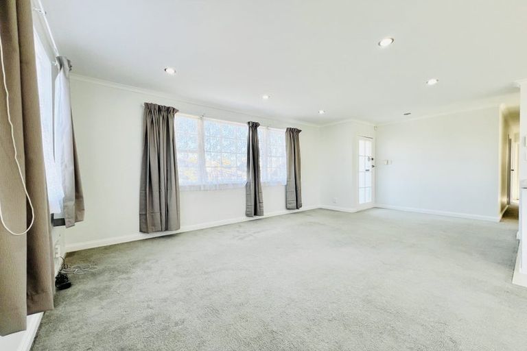 Photo of property in 24 Catkin Crescent, Papatoetoe, Auckland, 2025