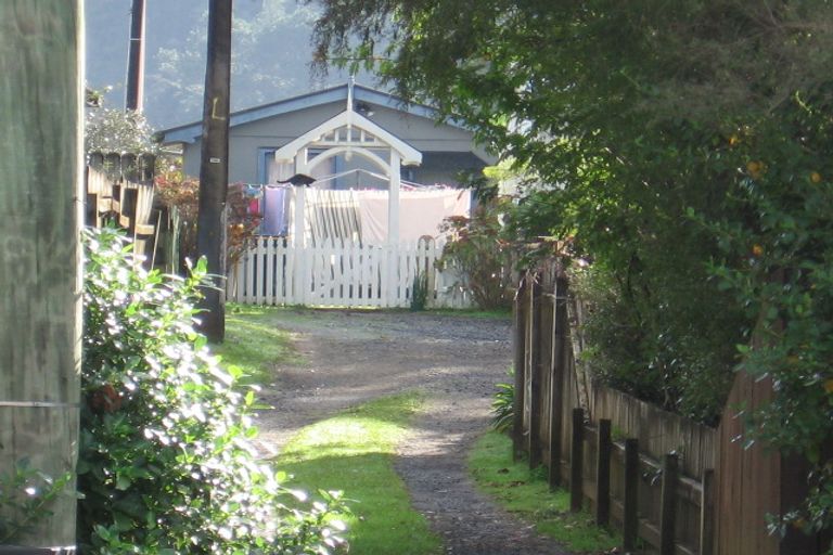 Photo of property in 743 Swanson Road, Swanson, Auckland, 0612