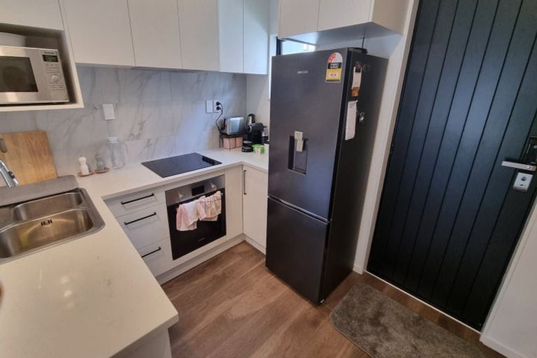 Photo of property in 35 Morihana Close, Glen Eden, 0602