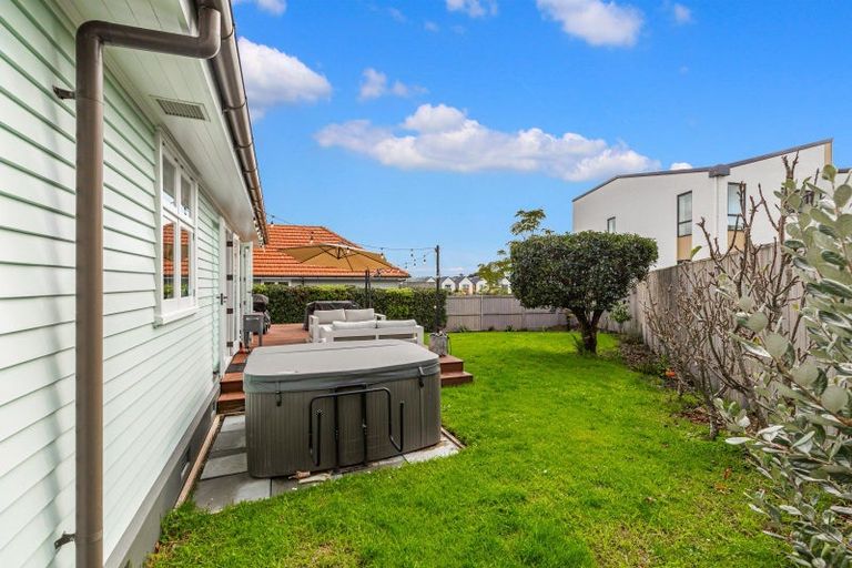 Photo of property in 1 Sunderland Avenue, Hobsonville, Auckland, 0616