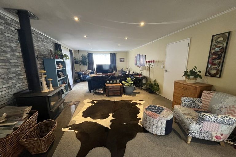 Photo of property in 40 Beaumaris Crescent, Ascot Park, Porirua, 5024
