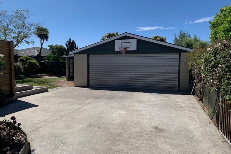 Photo of property in 31 Dunedin Street, Redwood, Christchurch, 8051