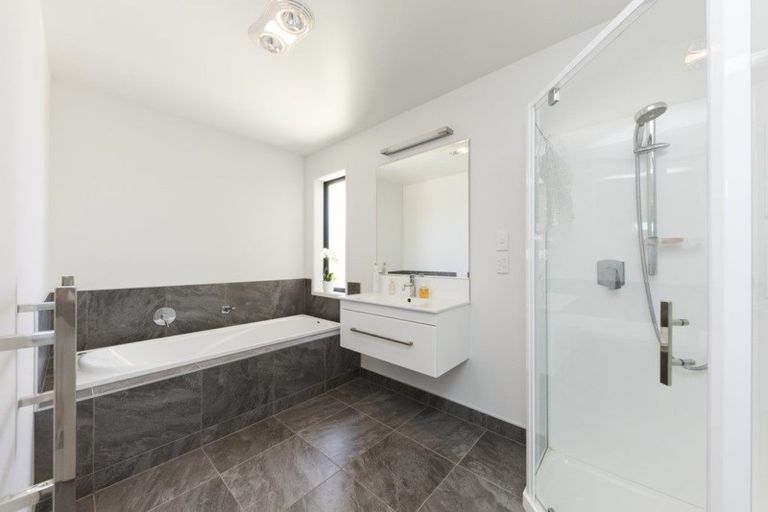 Photo of property in 24 Macdonald Heights, Feilding, 4702