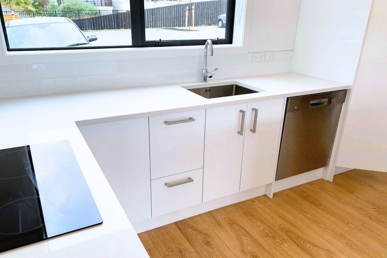 Photo of property in 12 Mokopiko Court, Beach Haven, Auckland, 0626