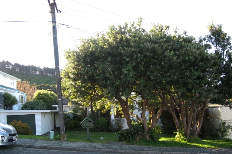 Photo of property in 23 Waikare Street, Karori, Wellington, 6012