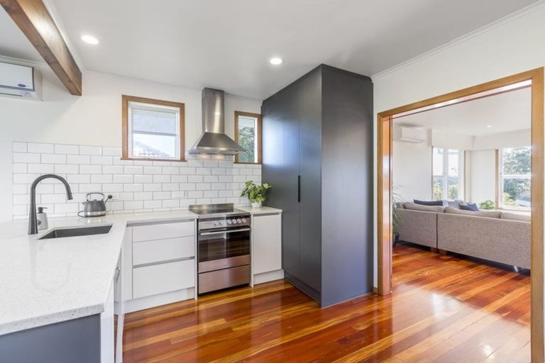 Photo of property in 17 Noall Street, Te Atatu Peninsula, Auckland, 0610