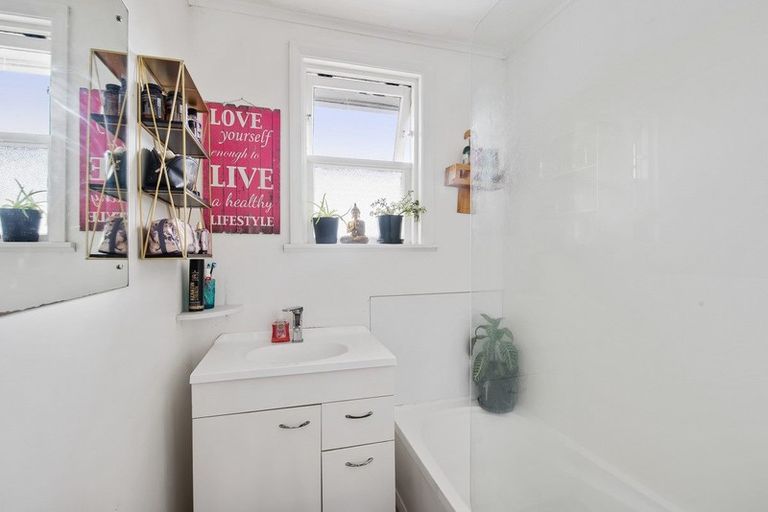 Photo of property in 86 Dimock Street, Titahi Bay, Porirua, 5022