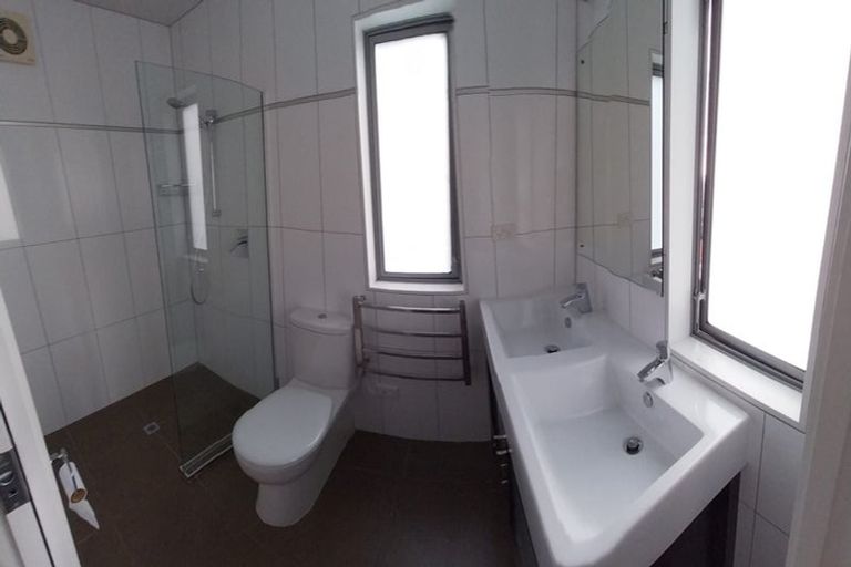 Photo of property in 43 Hudson Bay Road, Hobsonville, Auckland, 0616