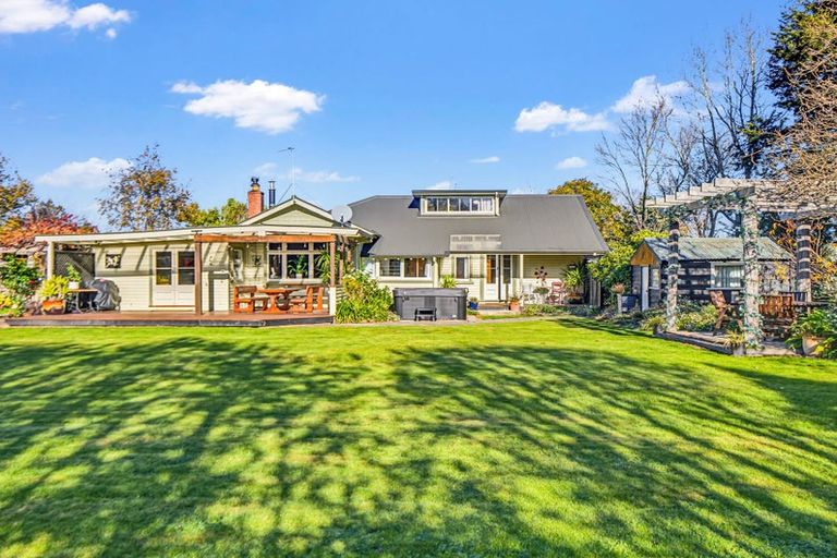 Photo of property in 16 Bay Road, Oxford, 7430