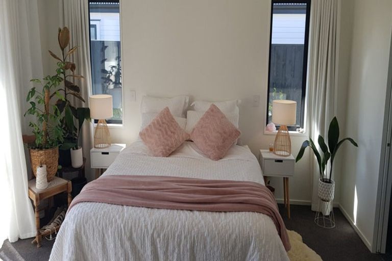 Photo of property in 12 Mccahon Drive, Rangiora, 7400