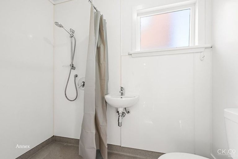Photo of property in 64 Bell Road, Waiwhetu, Lower Hutt, 5010
