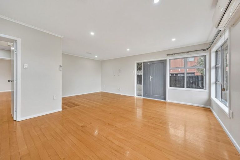 Photo of property in 33b Fairmount Road, Titirangi, Auckland, 0604