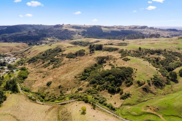 Photo of property in 13 Edwards Avenue, Henderson, Auckland, 0610