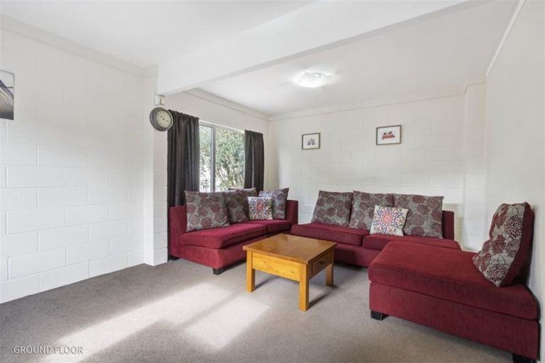 Photo of property in 19 Sylvia Road, Hillcrest, Auckland, 0627