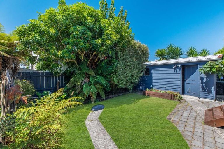 Photo of property in 64 Gloucester Road, Manurewa, Auckland, 2102