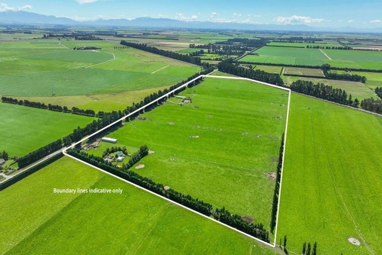 Photo of property in 300 Courtenay Road, Charing Cross, Christchurch, 7671