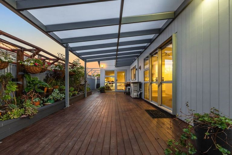 Photo of property in 6a Queenwood Road, Levin, 5510