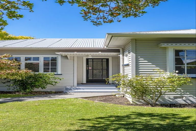 Photo of property in 224 Geraldine Street, Edgeware, Christchurch, 8013