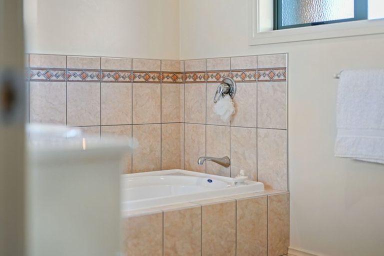 Photo of property in 22 Portobello Way, Huntington, Hamilton, 3210