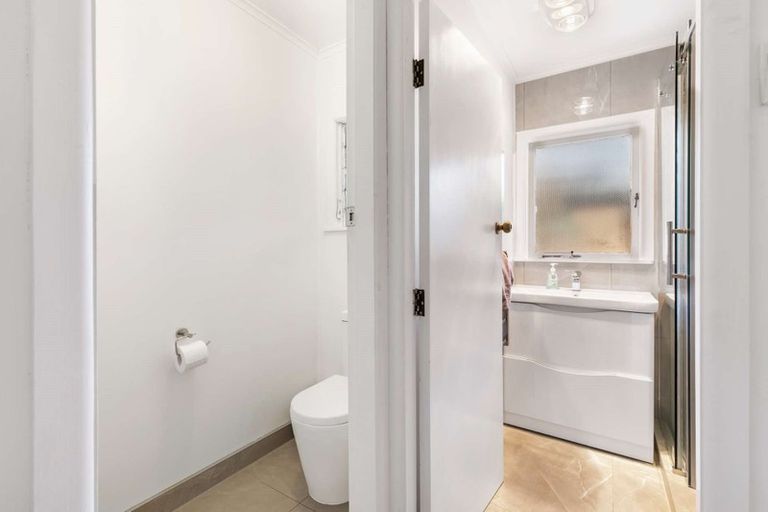 Photo of property in 1/9 Merriefield Avenue, Forrest Hill, Auckland, 0620