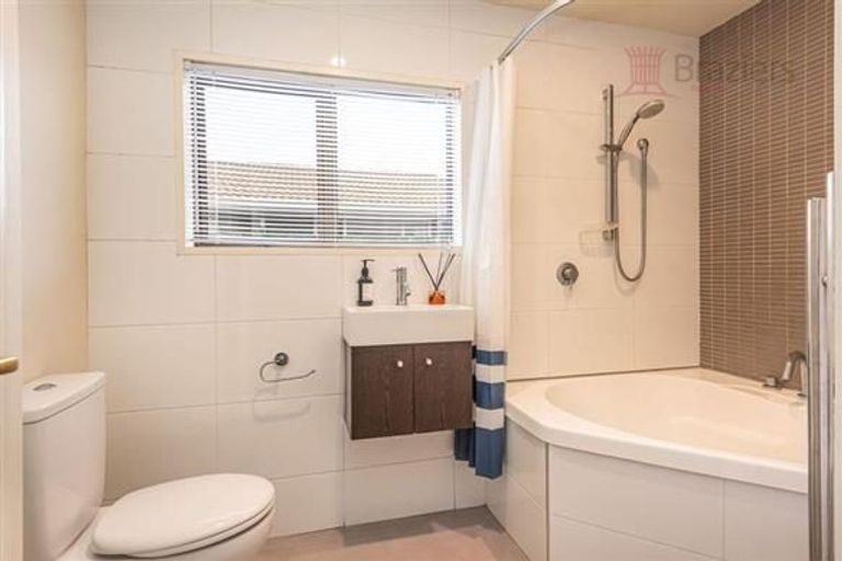 Photo of property in 95 Mandeville Street, Riccarton, Christchurch, 8011