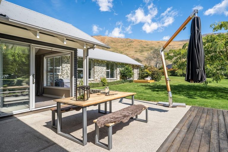 Photo of property in 9 Hollyhock Lane, Wanaka, 9305