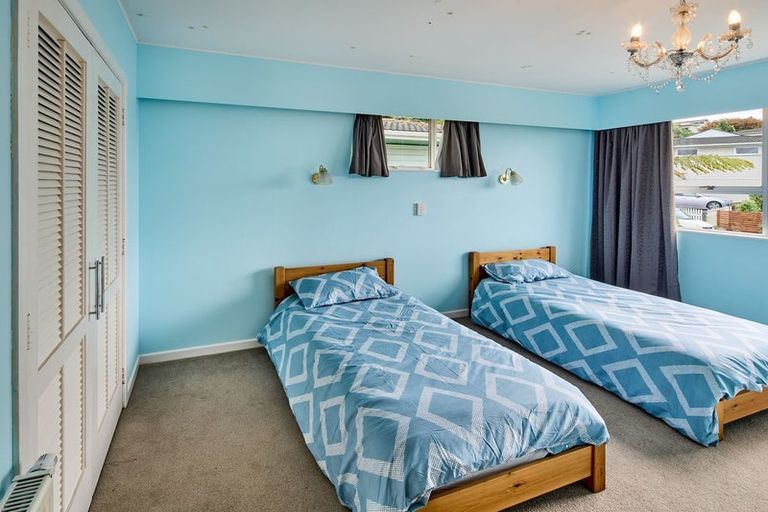 Photo of property in 14 Ardal Grove, Tirohanga, Lower Hutt, 5010
