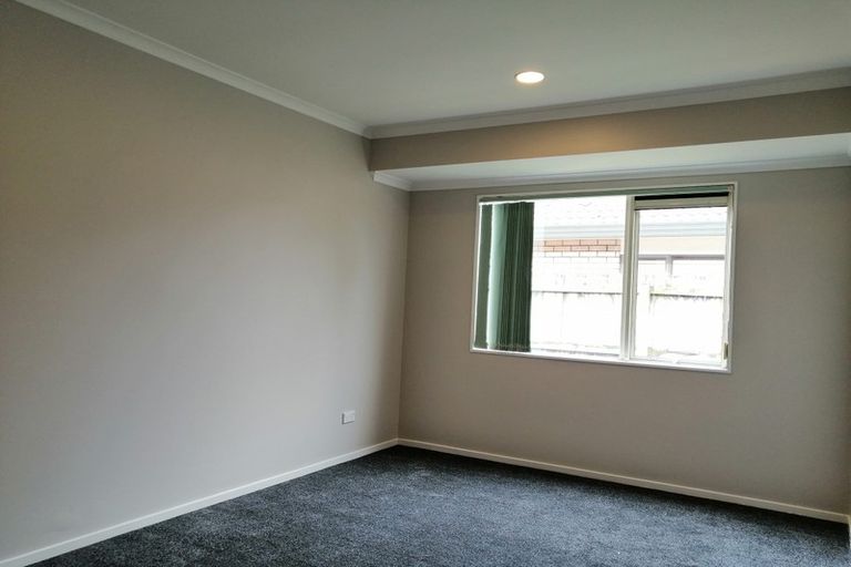 Photo of property in 12 Mellefont Close, East Tamaki Heights, Auckland, 2016