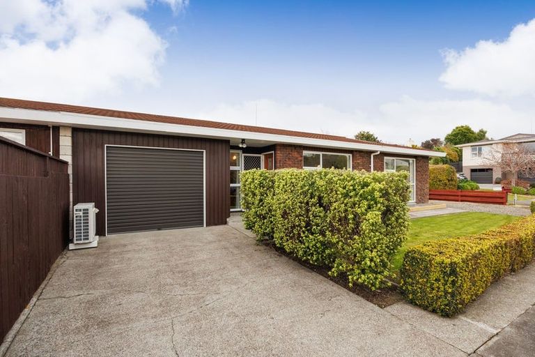 Photo of property in 2 Wharite Place, Awapuni, Palmerston North, 4412