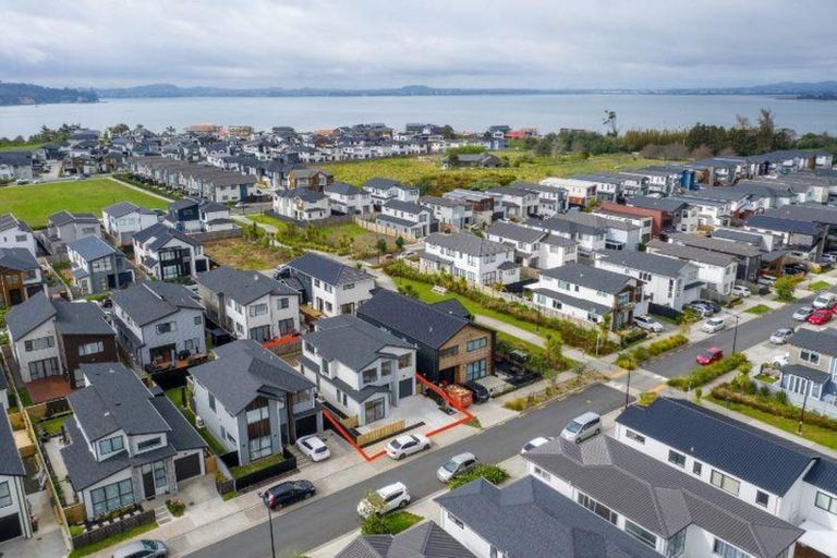 Photo of property in 29 Toanui Road, Hobsonville, Auckland, 0616