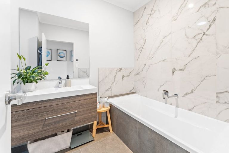 Photo of property in 6 Taitonga Lane, Stanmore Bay, Whangaparaoa, 0932