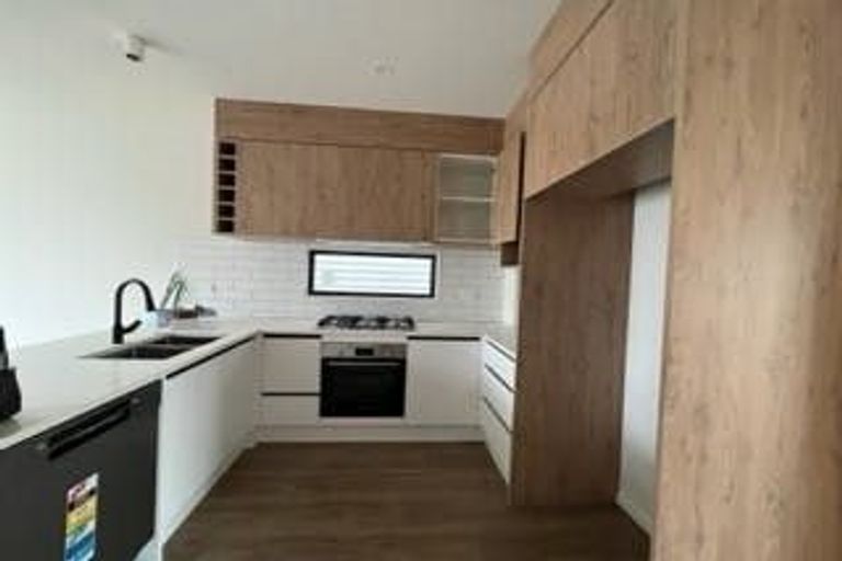 Photo of property in 30 Pilot Drive, Hobsonville, Auckland, 0616