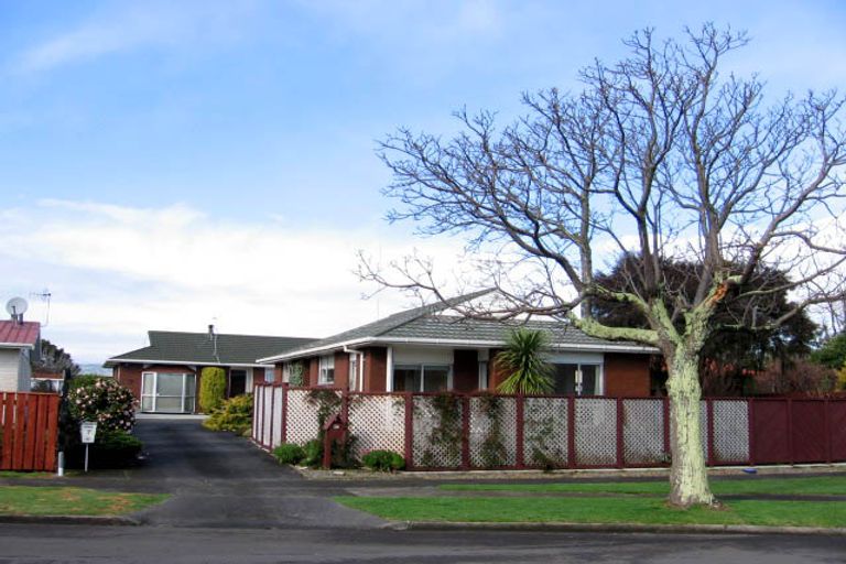 Photo of property in 7a Haast Place, Awapuni, Palmerston North, 4412