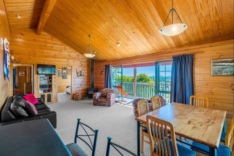 Photo of property in 8 Paurini Place, Motuoapa, 3382