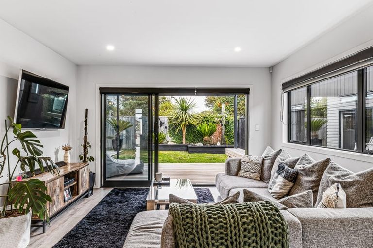 Photo of property in 11 Makete Crescent, Hobsonville, Auckland, 0618