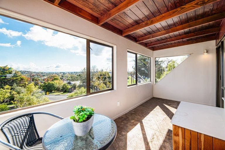 Photo of property in 84a/2 Avonleigh Road, Green Bay, Auckland, 0604