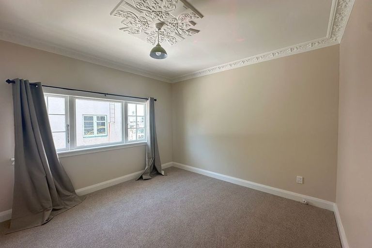 Photo of property in 18-18a Ludlam Crescent, Woburn, Lower Hutt, 5010