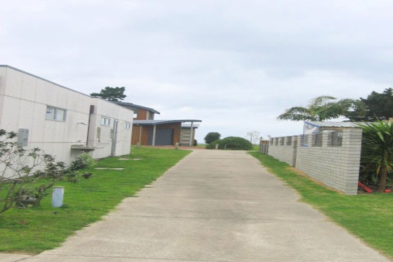 Photo of property in 144 Sands Crescent, Matarangi, Whitianga, 3592