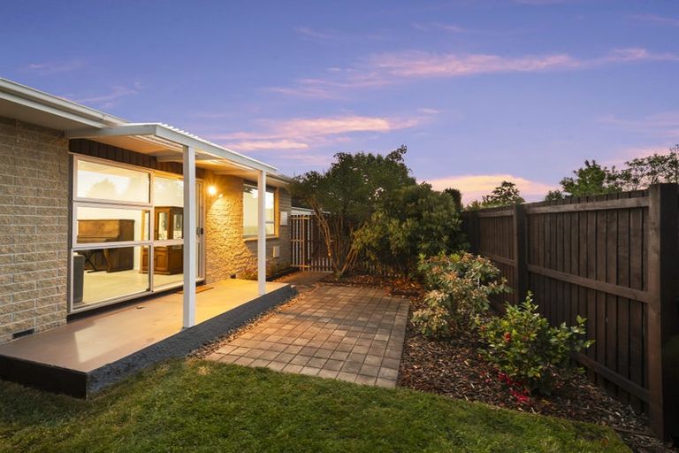 Photo of property in 1/177a Grimseys Road, Redwood, Christchurch, 8051