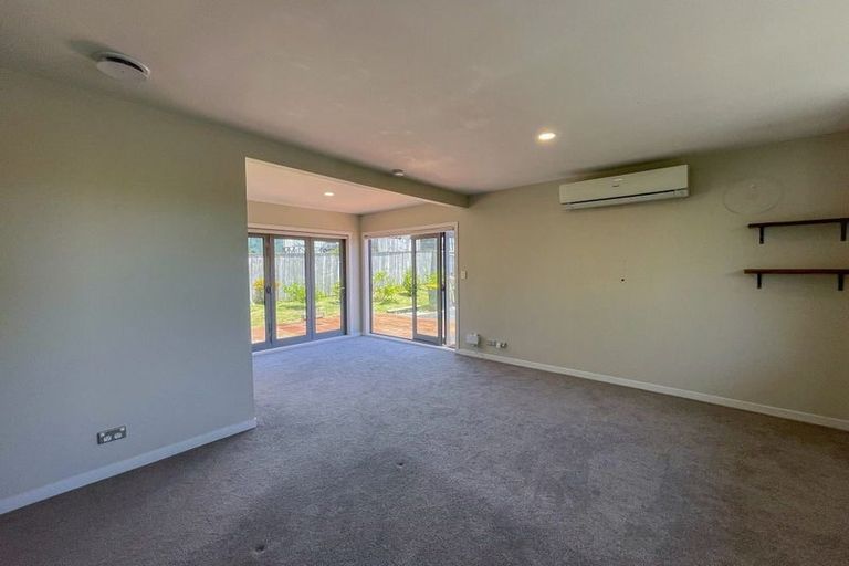 Photo of property in 39a Fairclough Road, Beach Haven, Auckland, 0626
