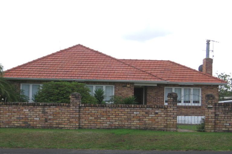 Photo of property in 86 Mcleod Road, Te Atatu South, Auckland, 0610