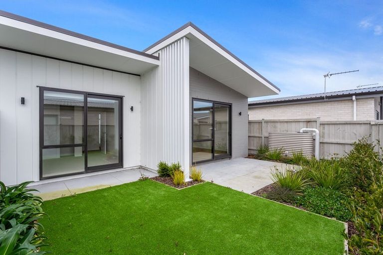 Photo of property in 10 Te Awapu Crescent, Takanini, 2112