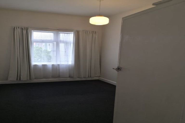 Photo of property in 6 Rixon Grove, Mount Victoria, Wellington, 6011