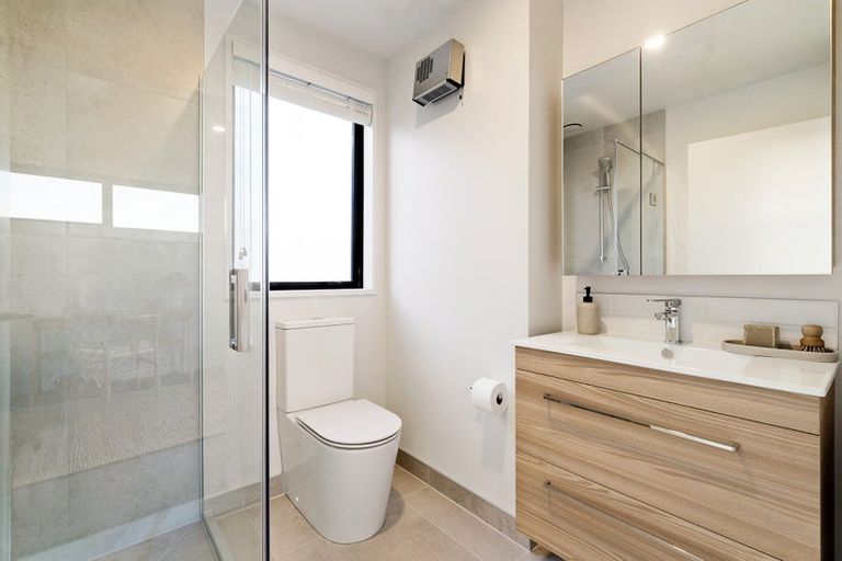 Photo of property in 2/109 Taikata Road, Te Atatu Peninsula, Auckland, 0610