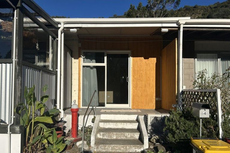 Photo of property in 4/3 Angle Street, Picton, 7220