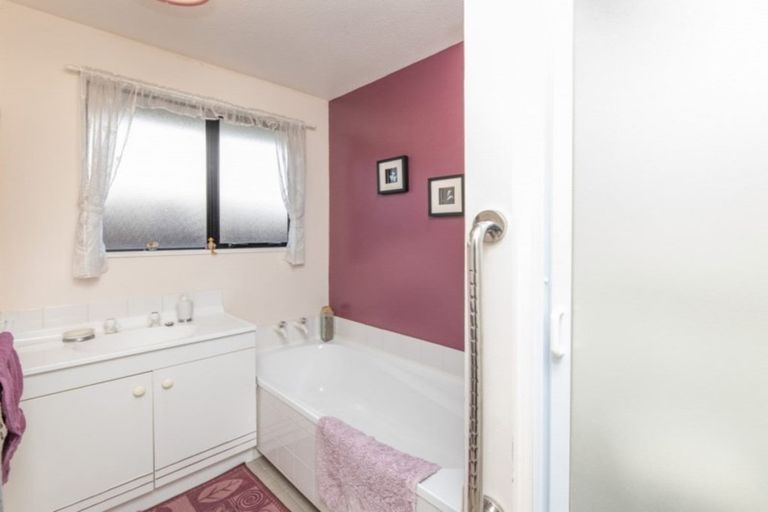 Photo of property in 14 Innisfree Place, Northwood, Christchurch, 8051