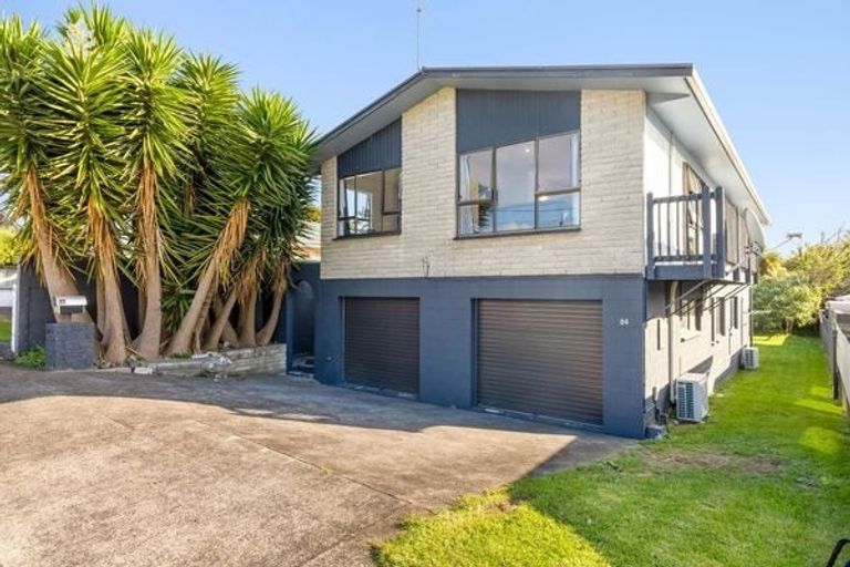 Photo of property in 84 Pioneer Road, Moturoa, New Plymouth, 4310